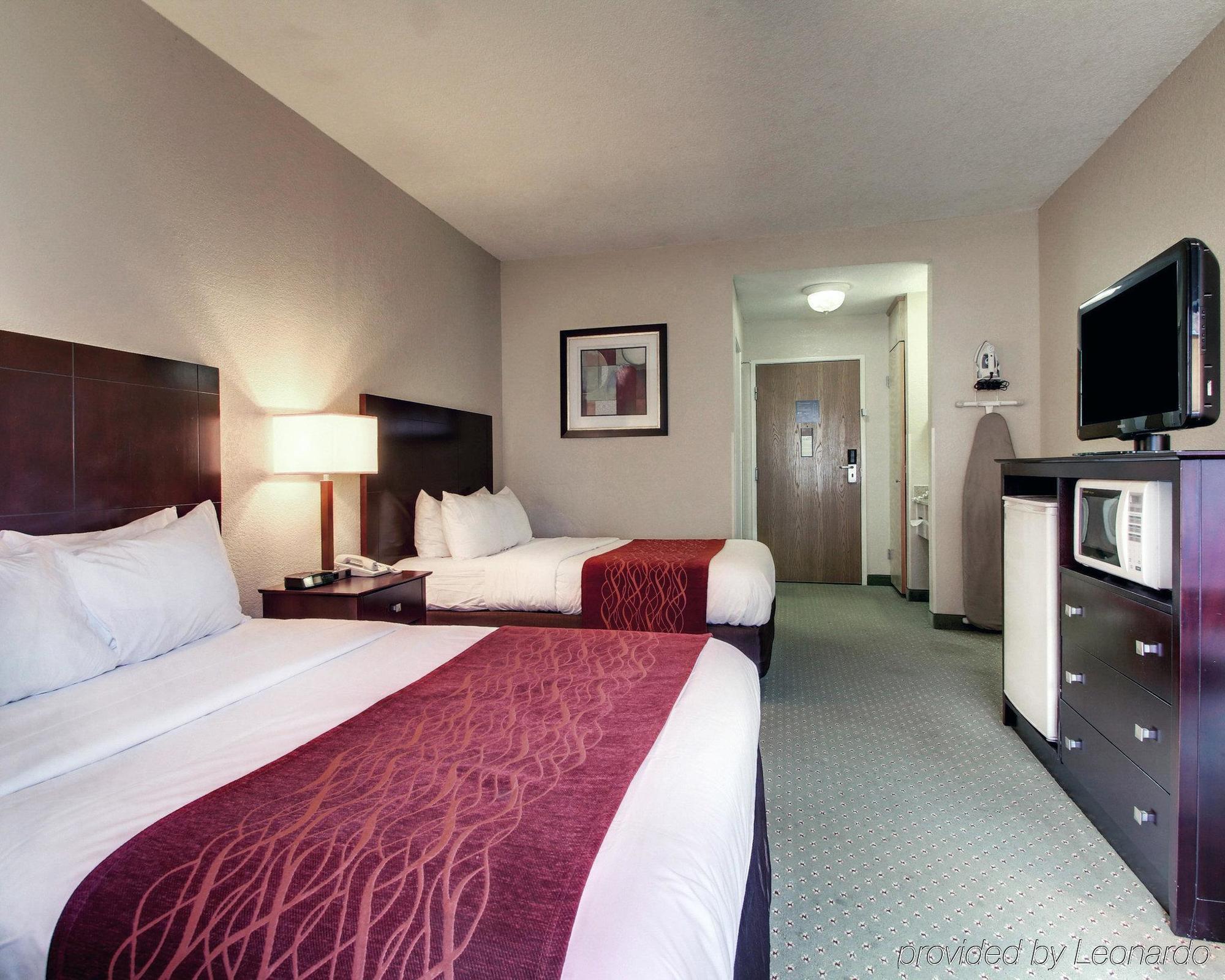 Columbia Inn & Suites Kültér fotó